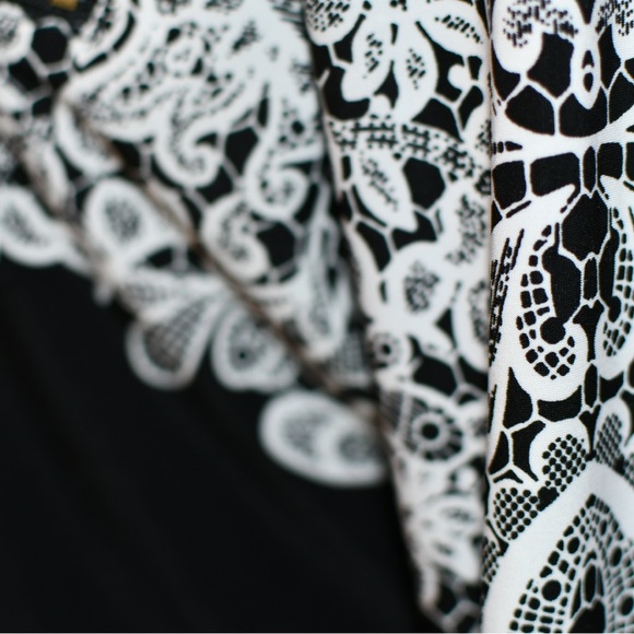 International Concepts Size Medium Top - Picture 7 of 13